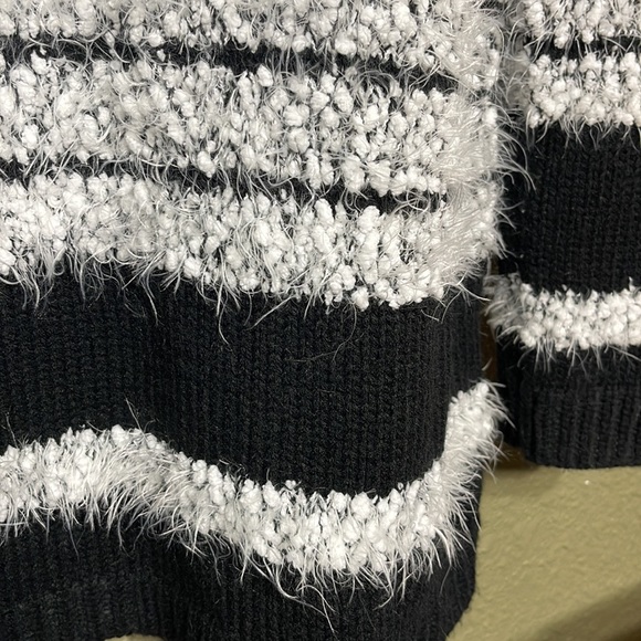 CALVIN KLEIN Stripe Super Soft Sweater - Picture 5 of 8